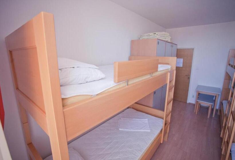 تختخواب در اتاق مشترک, Hi Hostel Zagreb