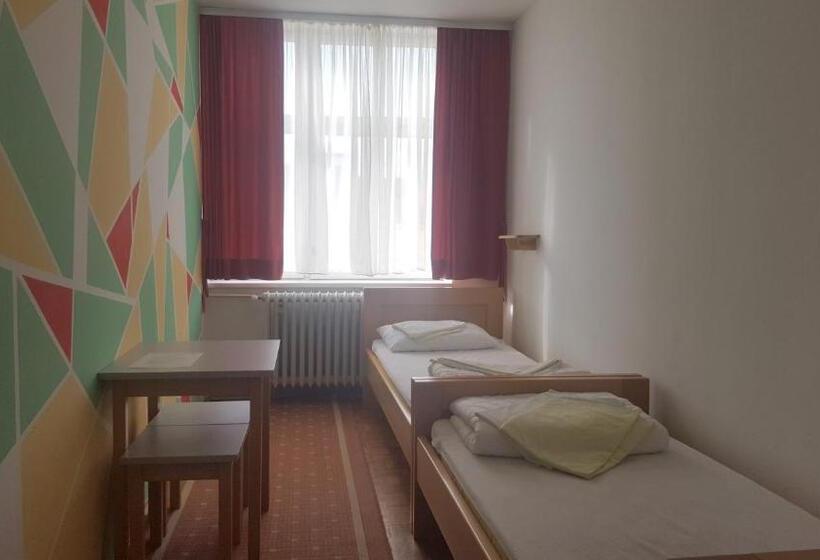 اتاق استاندارد با سرویس بهداشتی مشترک, Hi Hostel Zagreb
