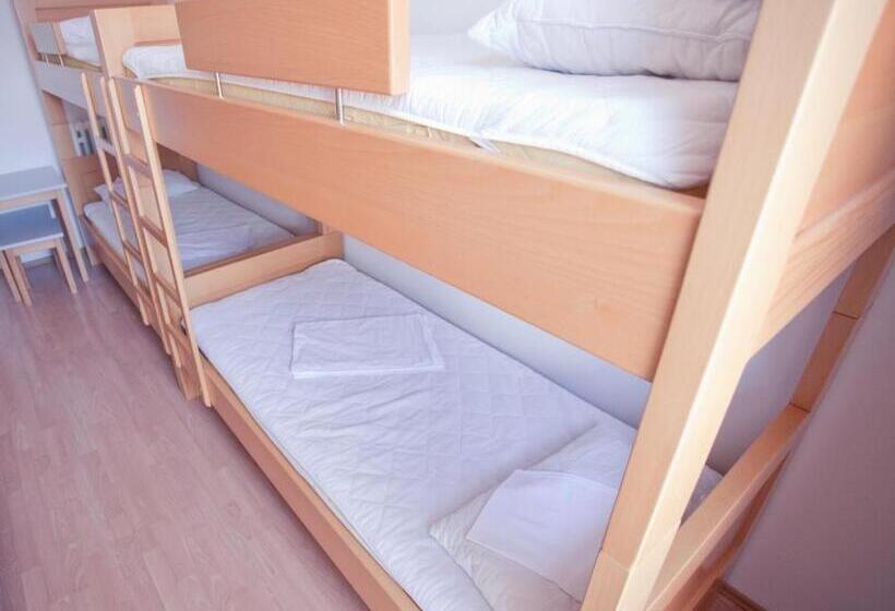اتاق استاندارد چهارنفره با سرویس بهداشتی مشترک, Hi Hostel Zagreb