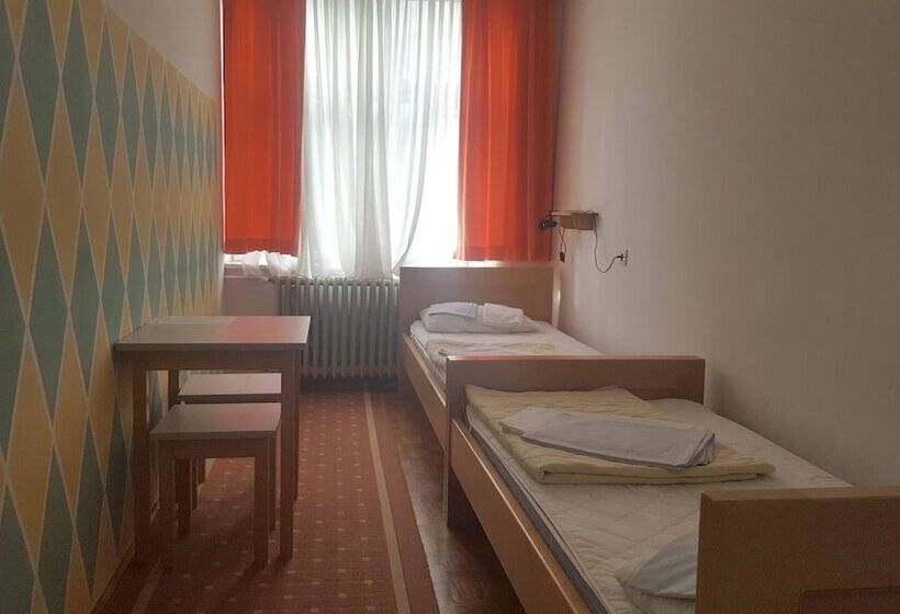 اتاق استاندارد یک تخته با سرویس بهداشتی مشترک, Hi Hostel Zagreb