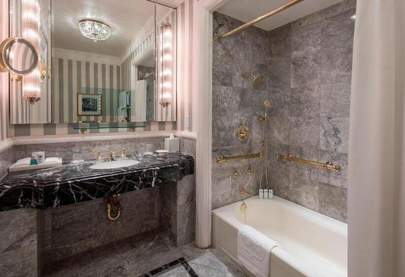 带大床的高级房间, The St. Regis New York