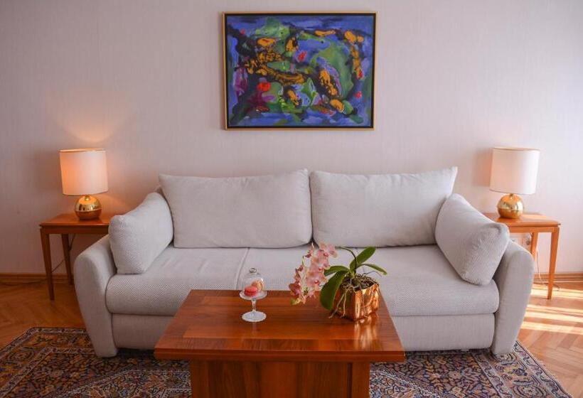 سوییت, Vila Bled