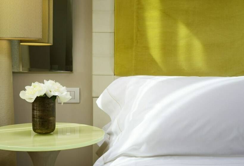 سوئیت جونیور با تراس, Grand Hotel Minerva