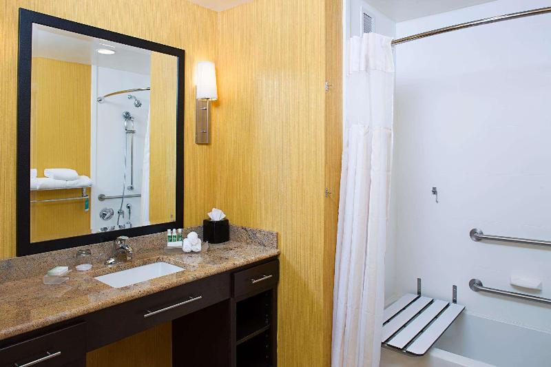Номер Премиум, Radisson Blu Hotel, London Heathrow