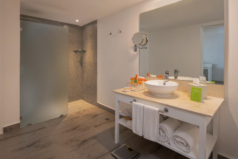 Номер Deluxe Вид на Бассейн, Sunscape Puerto Plata  All Inclusive