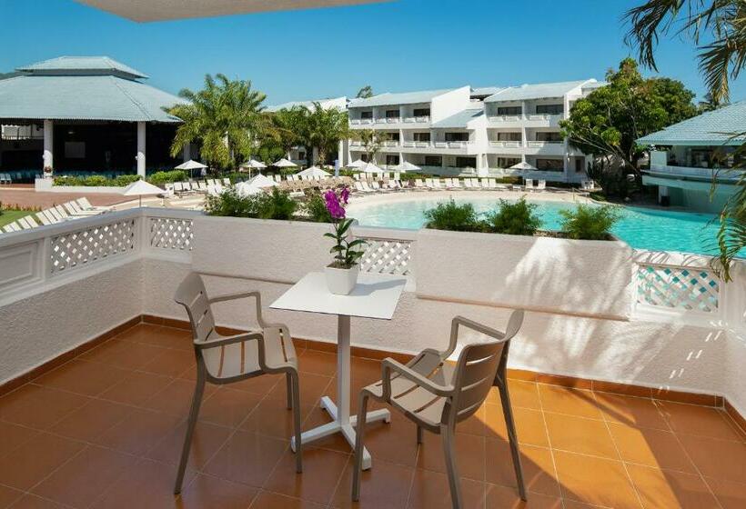 Номер Deluxe Вид на Бассейн, Sunscape Puerto Plata  All Inclusive