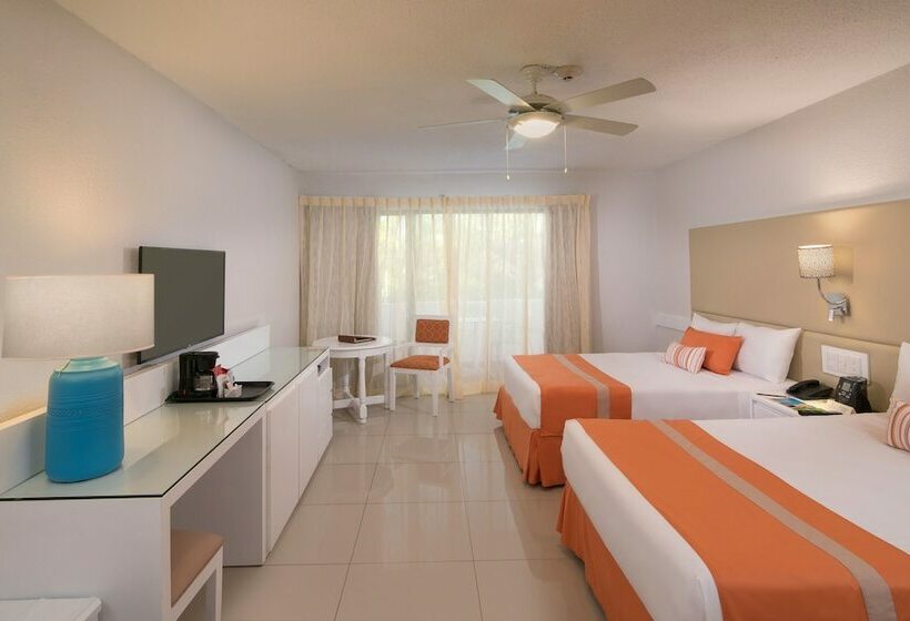Номер Deluxe Вид на Бассейн, Sunscape Puerto Plata  All Inclusive