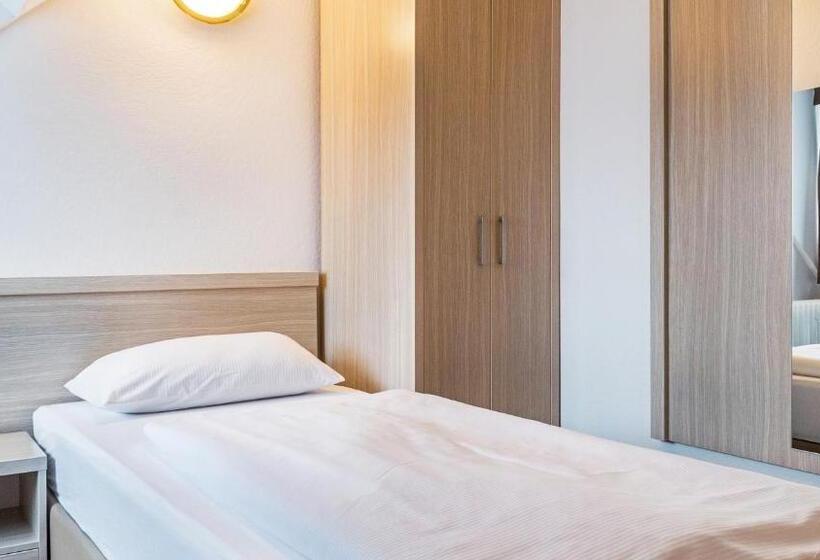 Standard Single Room, Air Hotel Wartburg