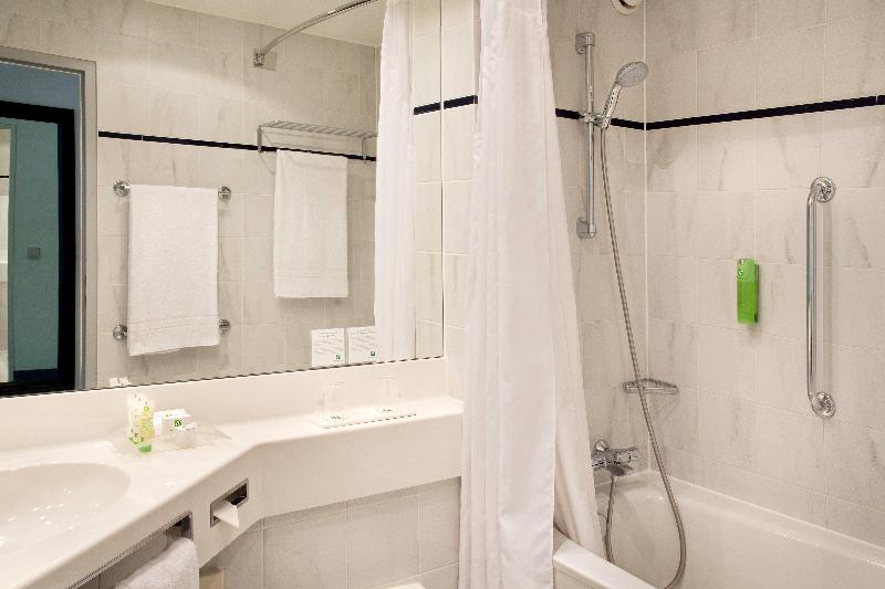 Полулюкс, Holiday Inn Stuttgart, An Ihg