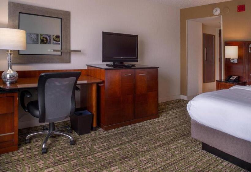 Номер Клуб, Marriott St. Louis West