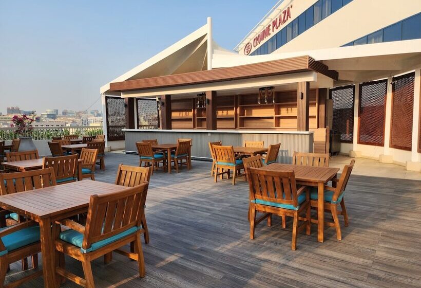 Полулюкс, Crowne Plaza Dubai Deira, An Ihg