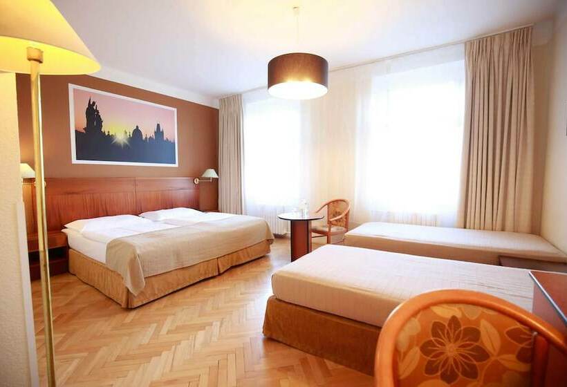 Quarto Triplo Estandar, Merkur   Czech Leading Hotels