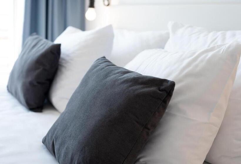 اتاق استاندارد با بالکن و چشم‌انداز دریا, Art Hotel Tartini