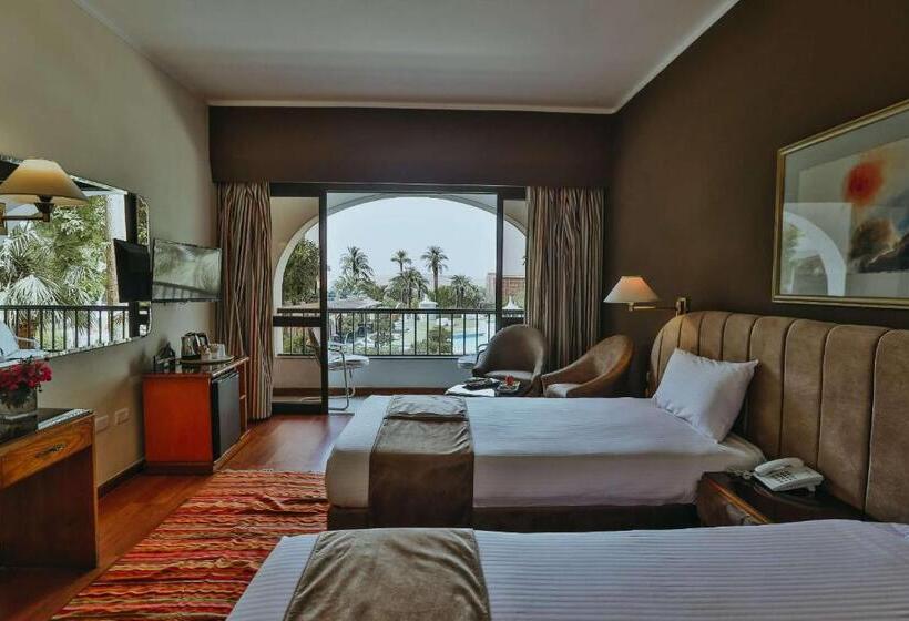 اتاق لوکس با چشم‌انداز استخر, Basma Hotel Aswan