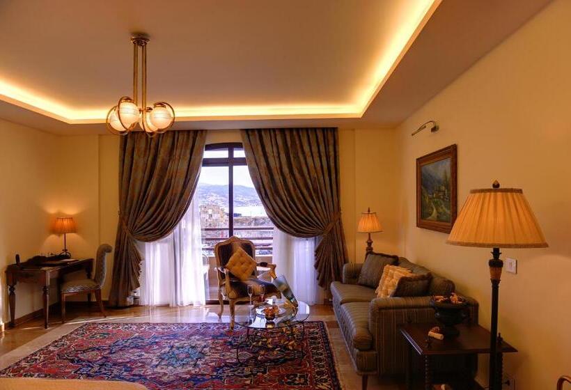 جناح جونيور ذات إطلالة, Byblos Sur Mer