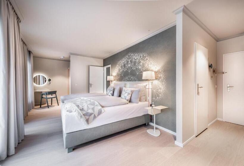 Junior Suite, Steigenberger Hotel Treudelberg Hamburg