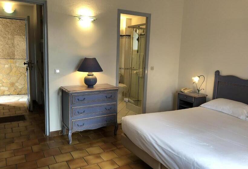 Семейный Номер, Hôtel Jas Neuf