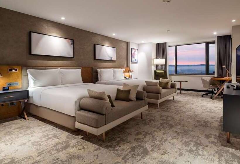 Семейный Номер, Hilton Northampton