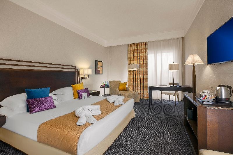 Juniorsvit, Los Arcos Suites