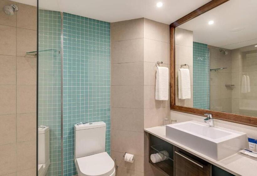 Номер Deluxe Кровать Кинг, Protea Hotel By Marriott Karridene Beach