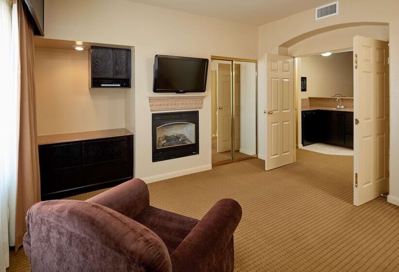 스위트, Radisson Hotel El Paso Airport