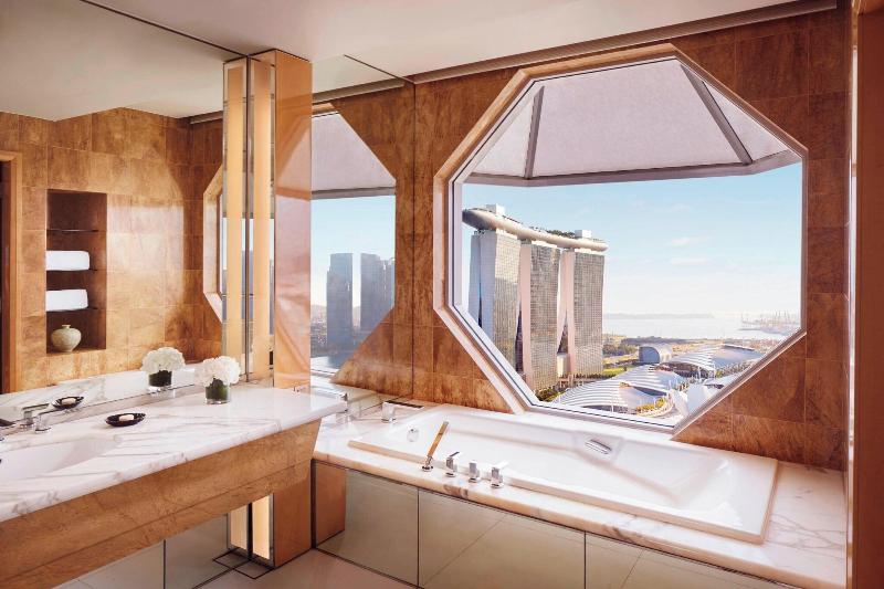 اتاق کلاب, The Ritzcarlton, Millenia Singapore