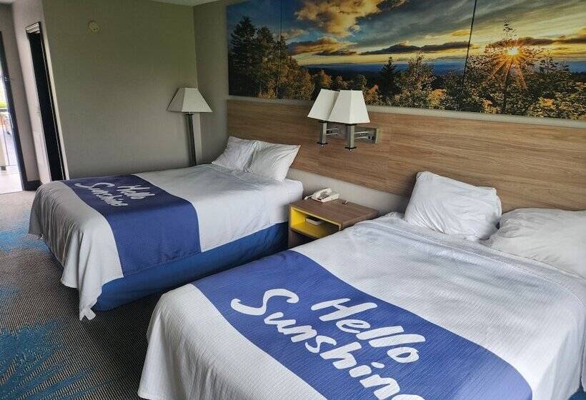 Номер Стандарт 2 Двуспальные Кровати, Days Inn By Wyndham Dahlonega University Area