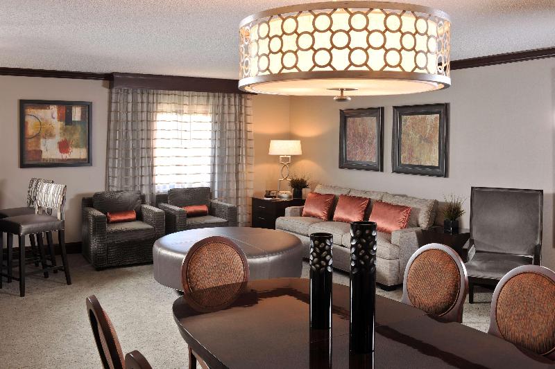 스위트 킹사이즈 침대, Embassy Suites Hotel Des Moines Downtown