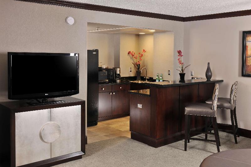 스위트 킹사이즈 침대, Embassy Suites Hotel Des Moines Downtown