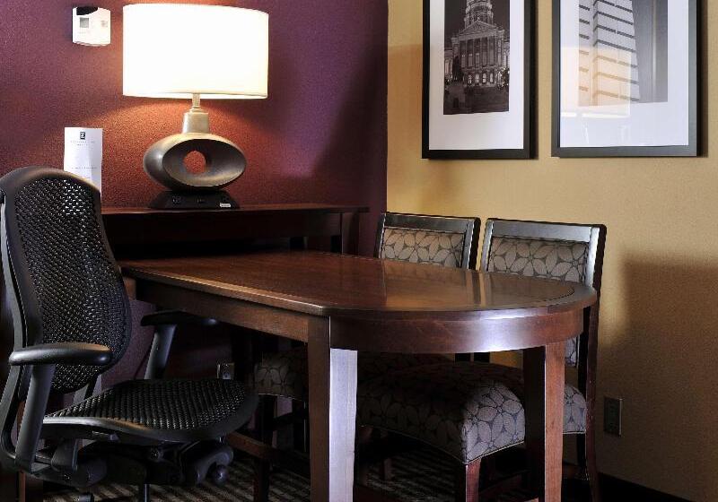 스위트, Embassy Suites Hotel Des Moines Downtown
