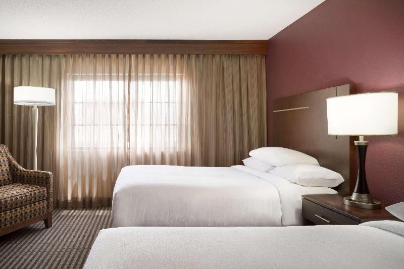 스위트, Embassy Suites Hotel Des Moines Downtown