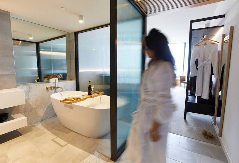 스탠다드 스튜디오, Quay Perth