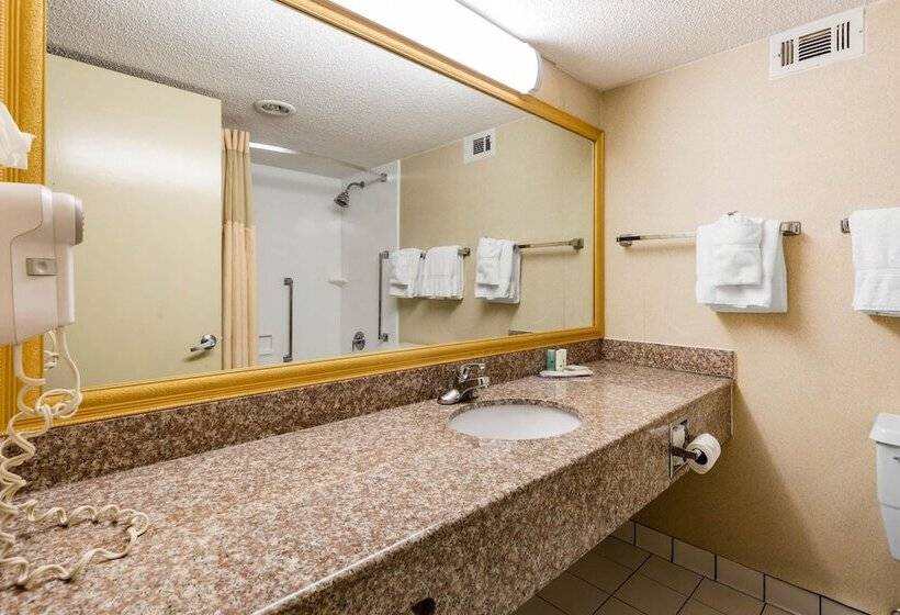 Quarto Estandar 2 Camas Casal, Travelodge By Wyndham Williamsburg I 64