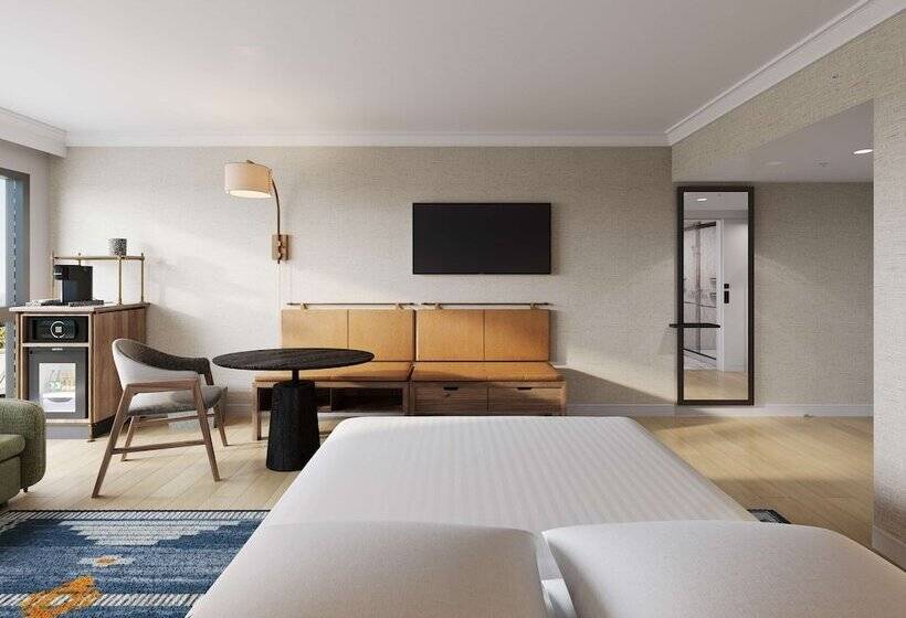 스위트, Hyatt Regency Irvine