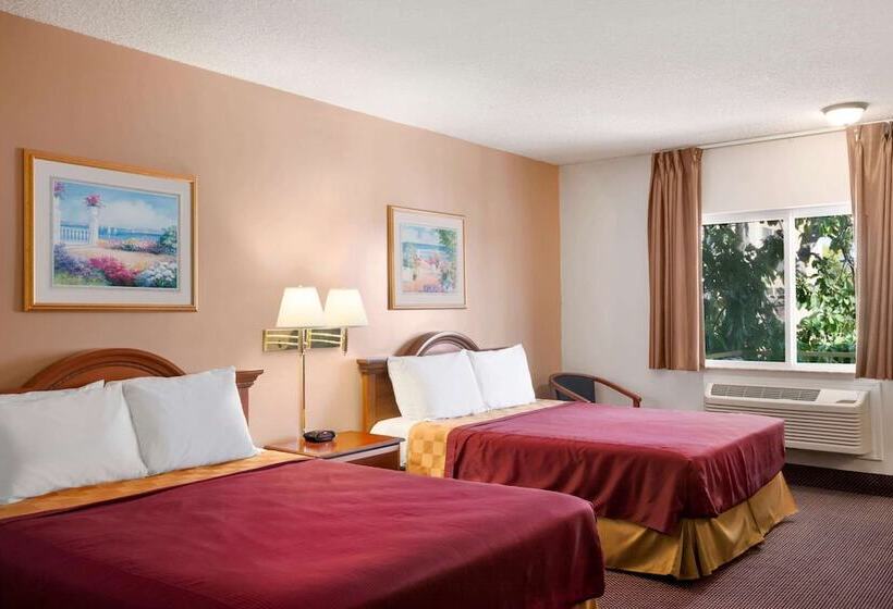스탠다드 룸 더블 침대 2개, Travelodge By Wyndham Bakersfield