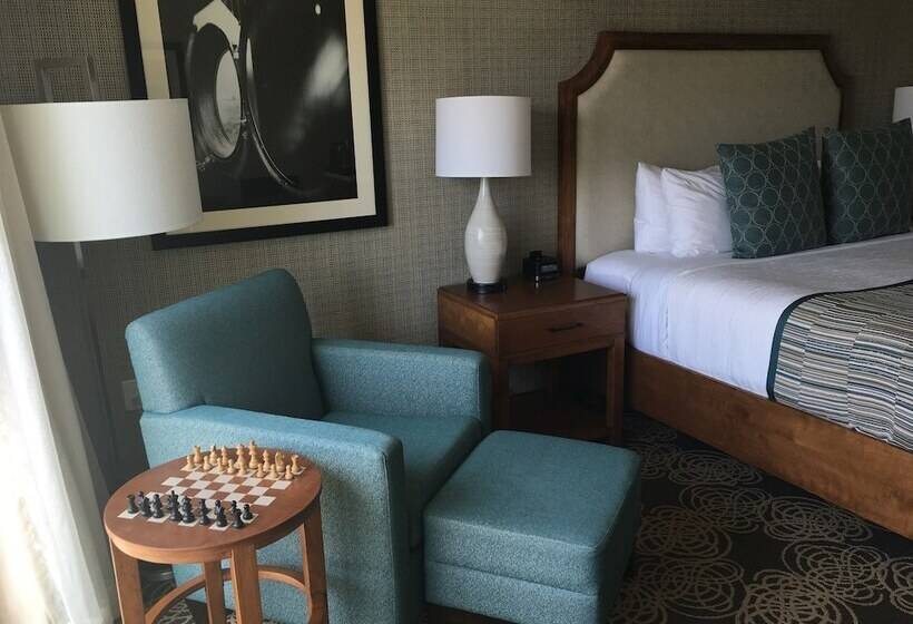 Номер Стандарт 2 Двуспальные Кровати, Redondo Beach Hotel, Tapestry Collection By Hilton