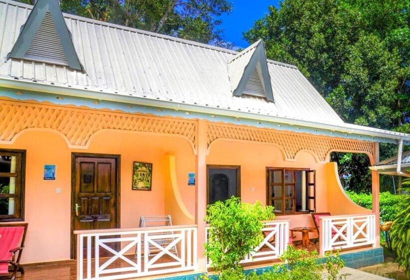 اتاق استاندارد با چشم‌انداز باغ, Bernique Guesthouse