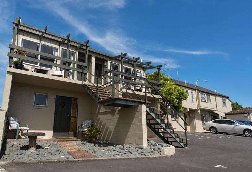 패밀리 아파트, Howick Motor Lodge