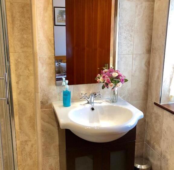 غرفة قياسية ثلاثية, Atlantic Guest House