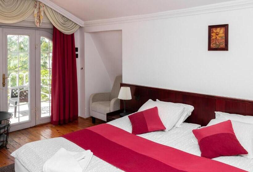 Номер Стандарт с Балконом, Kikelet Villa