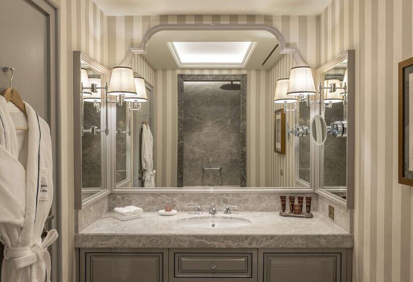 Standard Room, çırağan Palace Kempinski Istanbul