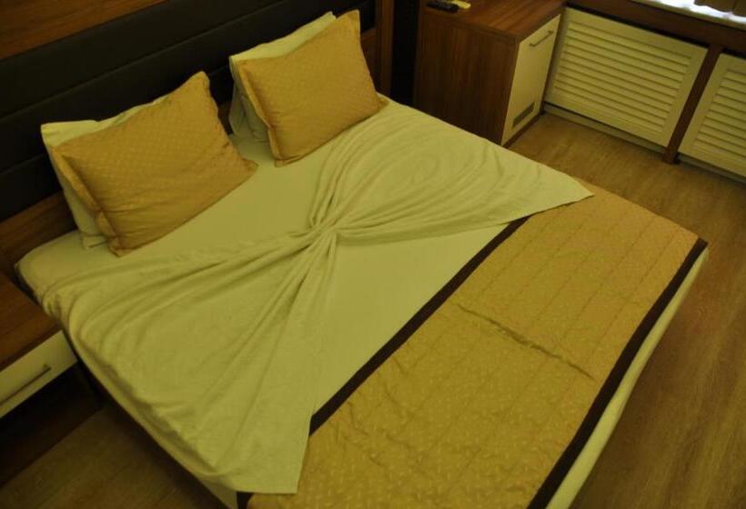 Quarto Triplo Estandar, Kabacam