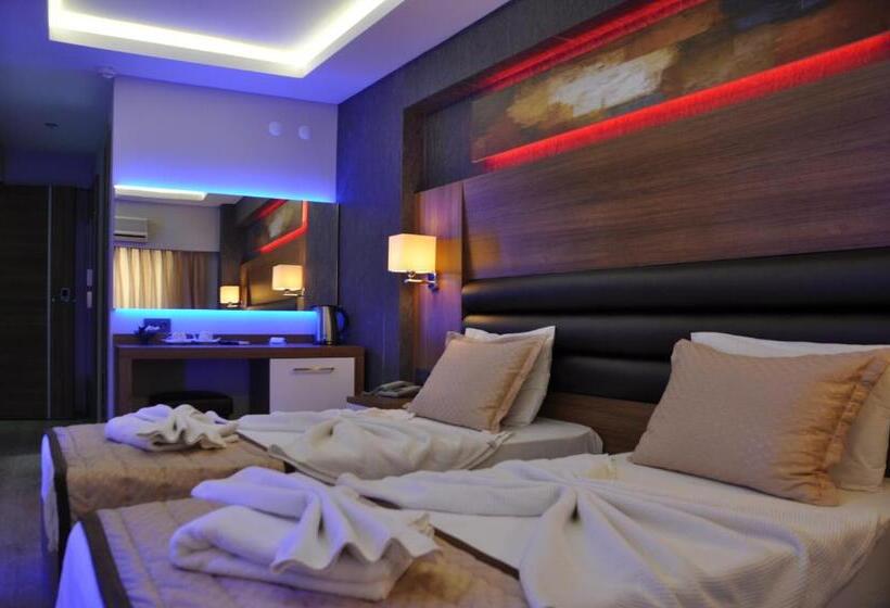Quarto Triplo Estandar, Kabacam