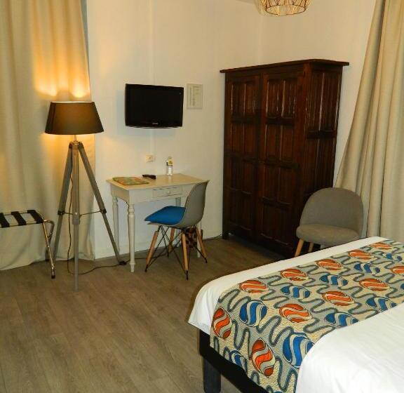 Номер Стандарт, Logis Hostellerie Du Neez