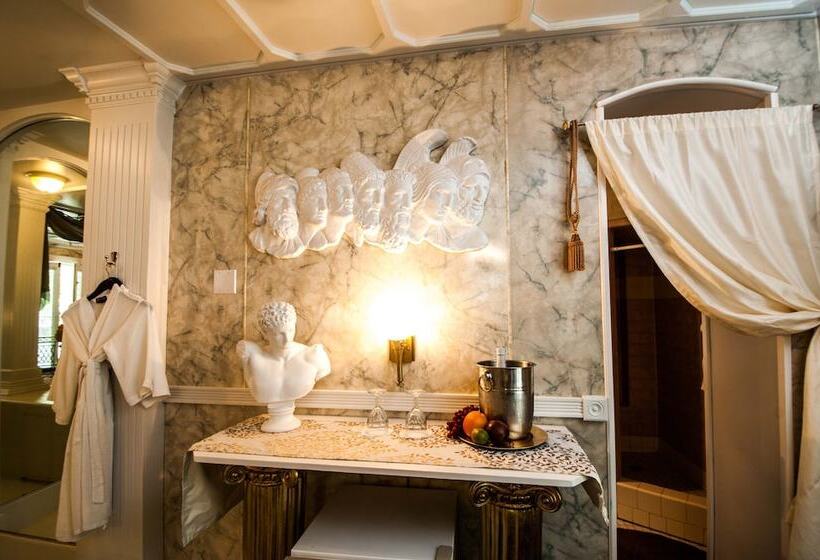 Номер Стандарт, The Anniversary Inn   Logan