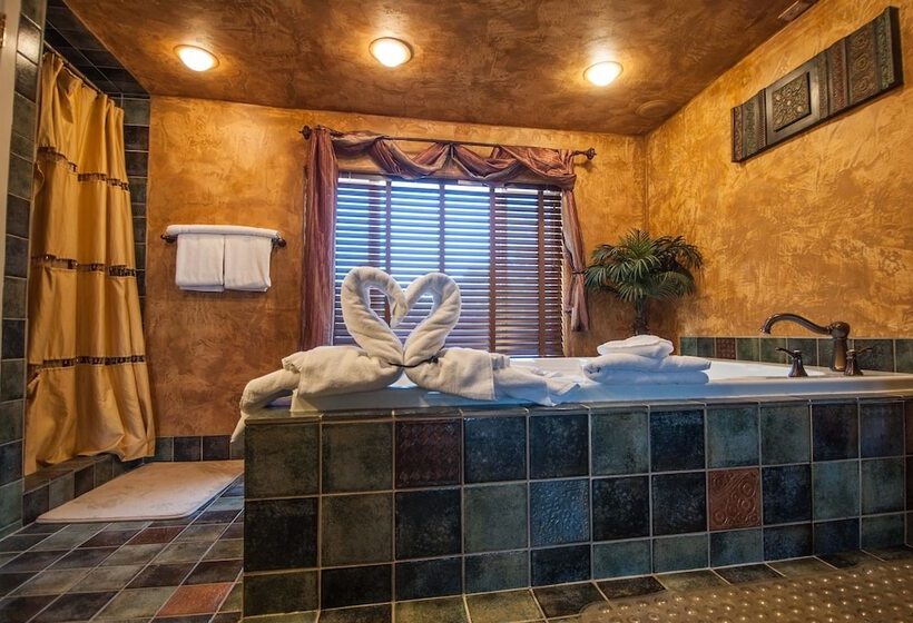 Номер Стандарт, The Anniversary Inn   Logan