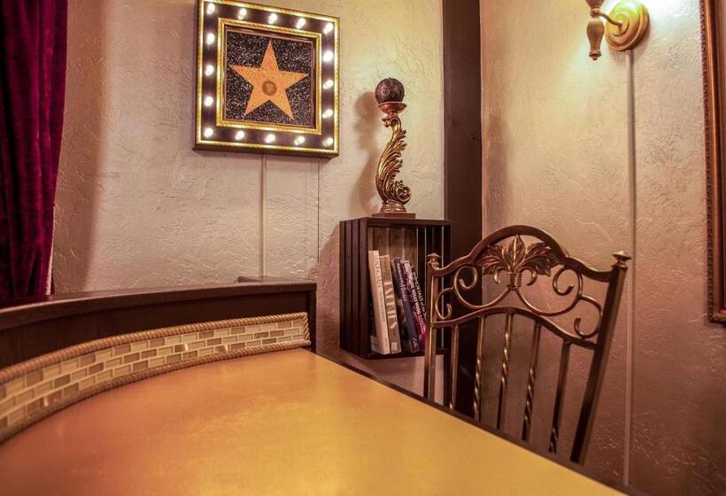 Номер Deluxe с Видом, The Anniversary Inn   Logan