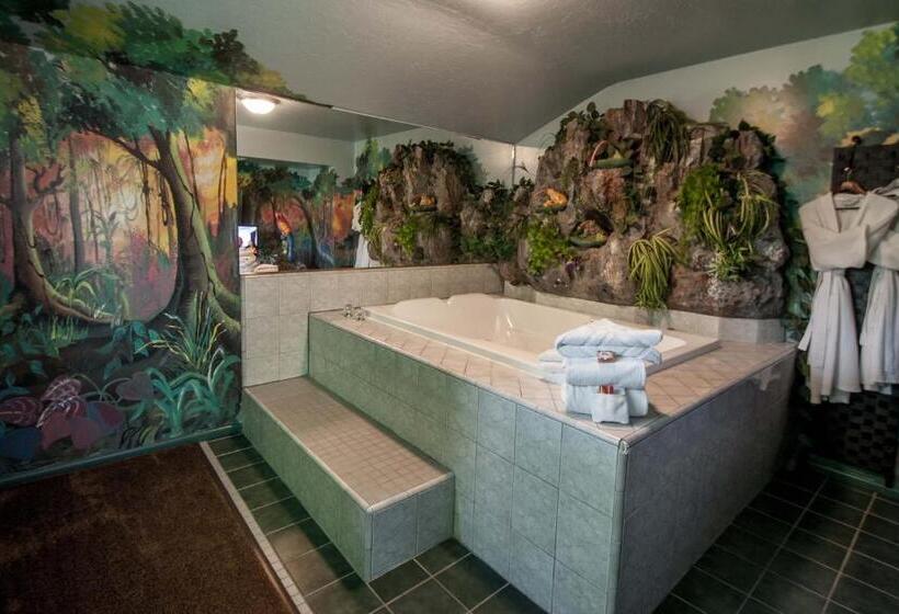 Номер Стандарт Вид на Озеро, The Anniversary Inn   Logan