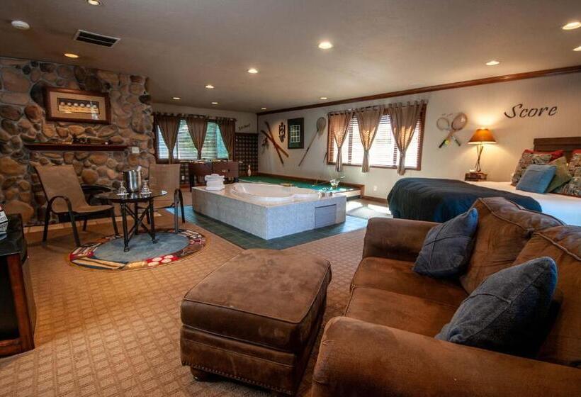 Номер Стандарт Вид на Горы, The Anniversary Inn   Logan