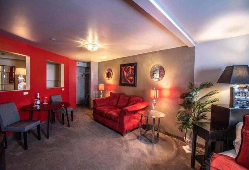 Номер Superior, The Anniversary Inn   Logan